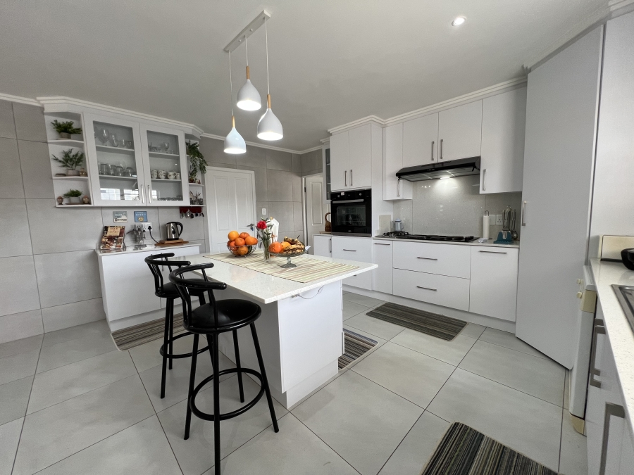 3 Bedroom Property for Sale in Jeffreys Bay Central Eastern Cape